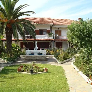 Tonia , Sarti Grecia