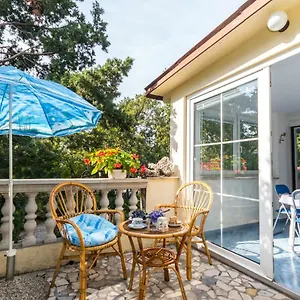 apartmani-ostro-crikvenica.primorje-gorskikotar.com/