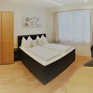 In Mariahilfer Straße Apartment